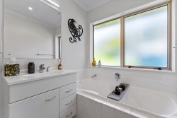 7 Omana Avenue, Shelly Beach, Helensville, Rodney, Auckland, 0874, New Zealand