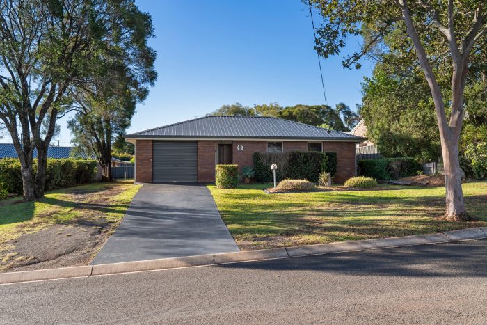 43 Blue Gum Dr, Newtown QLD 4350, Australia