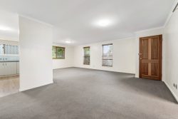43 Blue Gum Dr, Newtown QLD 4350, Australia