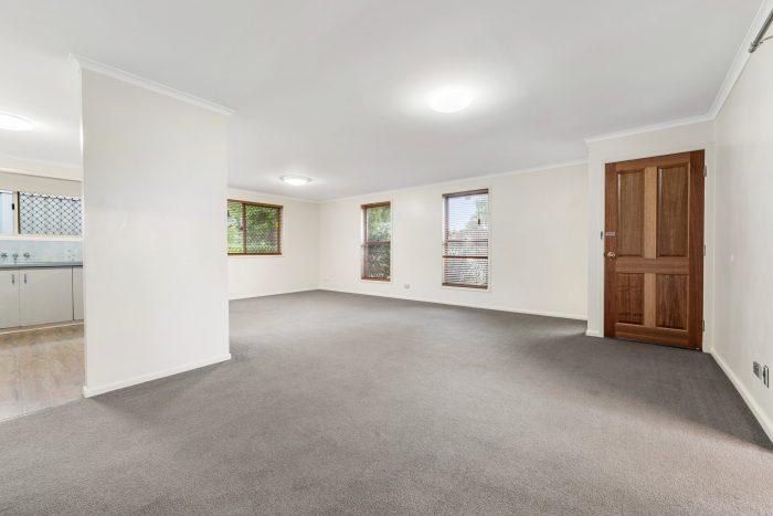 43 Blue Gum Dr, Newtown QLD 4350, Australia