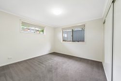 43 Blue Gum Dr, Newtown QLD 4350, Australia