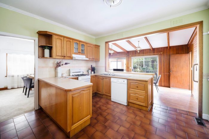 11 Boldrewood Parade, Reservoir VIC 3073, Australia