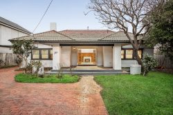 912 Burke Rd, Deepdene VIC 3103, Australia