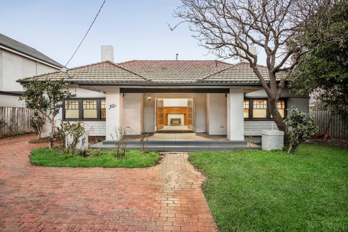 912 Burke Rd, Deepdene VIC 3103, Australia