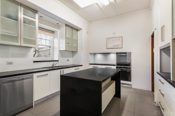 912 Burke Rd, Deepdene VIC 3103, Australia