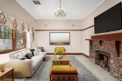 912 Burke Rd, Deepdene VIC 3103, Australia