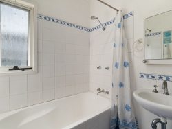 17 Buttaba Rd, Brightwaters NSW 2264, Australia