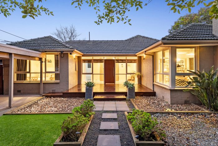 57 Canterbury Rd, Blackburn VIC 3130, Australia