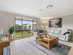 11 Celestial Dr, Morisset Park NSW 2264, Australia