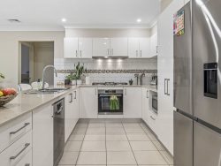11 Celestial Dr, Morisset Park NSW 2264, Australia