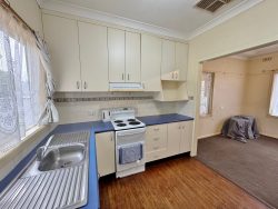 21 Clifton St, Young NSW 2594, Australia