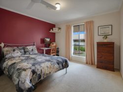 17 David St, Hamilton VIC 3300, Australia