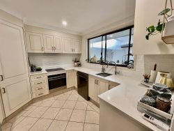 Unit 1/6 Samarai Ave, Runaway Bay QLD 4216, Australia