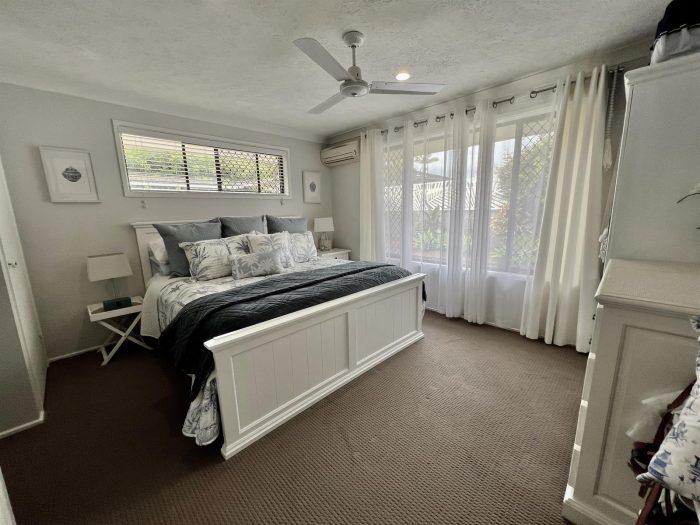 Unit 1/6 Samarai Ave, Runaway Bay QLD 4216, Australia