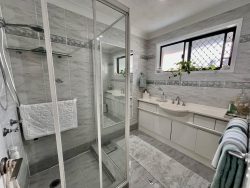 Unit 1/6 Samarai Ave, Runaway Bay QLD 4216, Australia