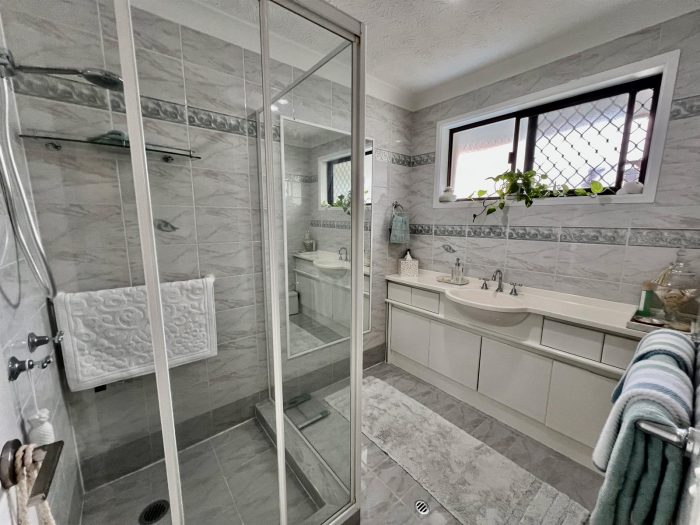 Unit 1/6 Samarai Ave, Runaway Bay QLD 4216, Australia