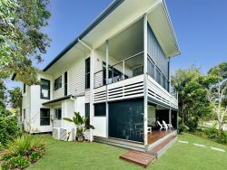 12 Kookaburra Ct, South Stradbroke QLD 4216, Australia
