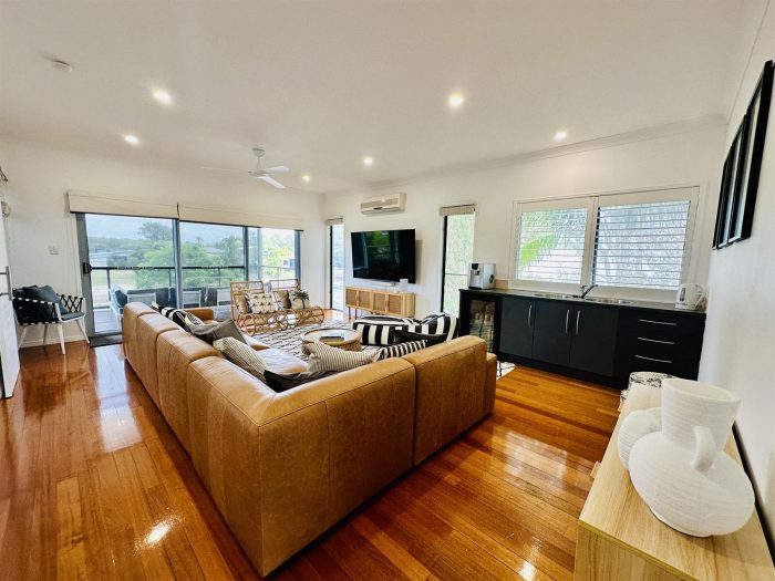 12 Kookaburra Ct, South Stradbroke QLD 4216, Australia