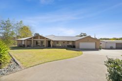29 Hintons Rd, Young NSW 2594, Australia
