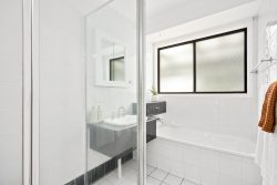 15 Fraser Cres, Albion Park NSW 2527, Australia