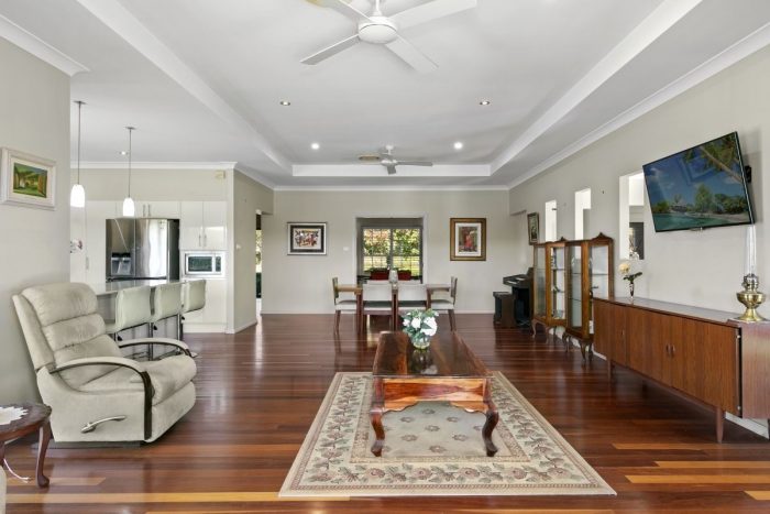 7 Willow Tree Cl, Aberglasslyn NSW 2320, Australia
