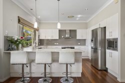7 Willow Tree Cl, Aberglasslyn NSW 2320, Australia