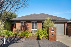9 Bunima Cres, Ngunnawal ACT 2913, Australia