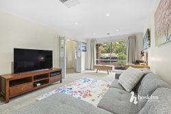 5 Karina Cl, Croydon Hills VIC 3136, Australia
