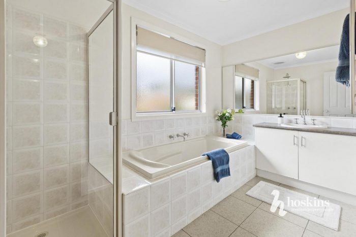 5 Karina Cl, Croydon Hills VIC 3136, Australia