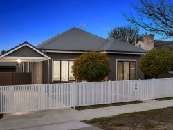 21 Keck St, Flora Hill VIC 3550, Australia