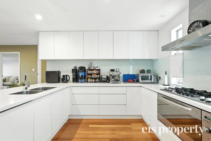 10 Lewis Ct, Old Beach TAS 7017, Australia