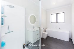 9 Margaret Mahy Drive, Whitemans Valley, Upper Hutt, Wellington, 5371, New Zealand