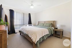 11 Mckinlay Pl, Westdale NSW 2340, Australia