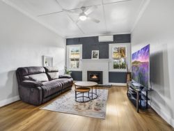 21 Milton St, Hamilton VIC 3300, Australia