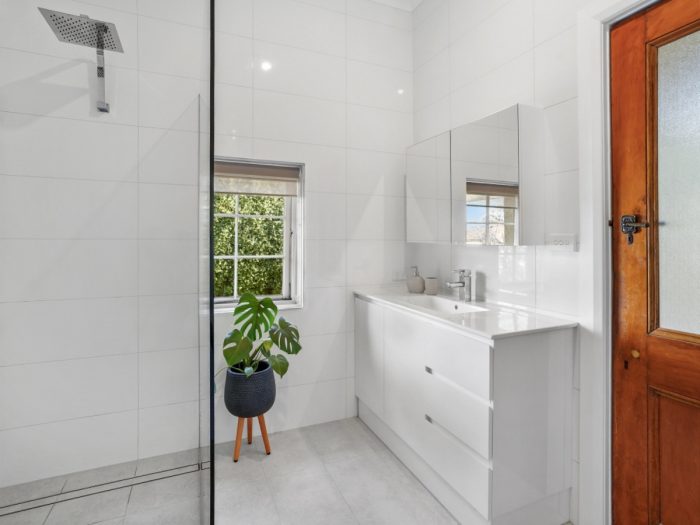 21 Milton St, Hamilton VIC 3300, Australia