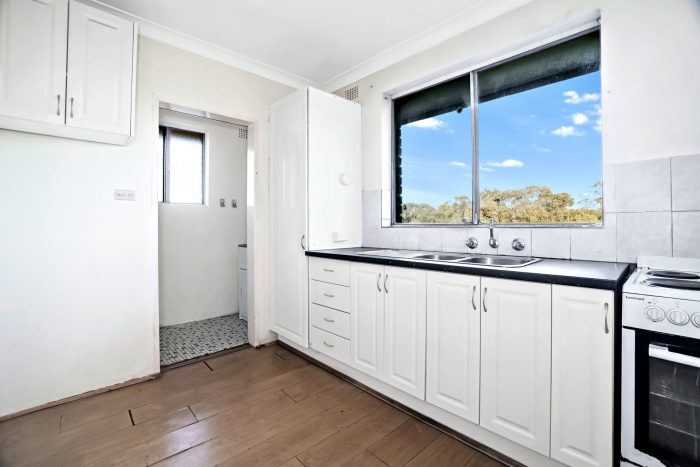 Unit 11/7 Myers St, Roselands NSW 2196, Australia