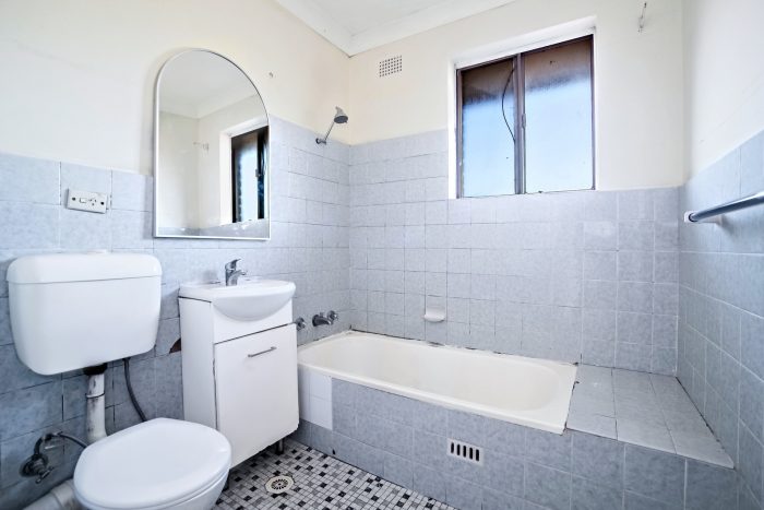 Unit 11/7 Myers St, Roselands NSW 2196, Australia