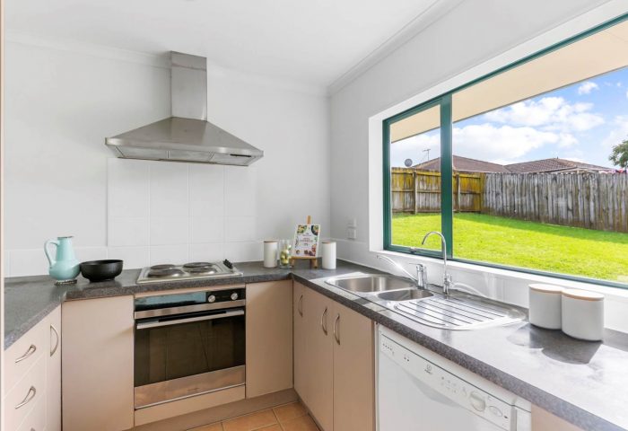 30 Nicholas Gibbons Drive, Clendon Park, Manukau City, Auckland, 2103, New Zealand