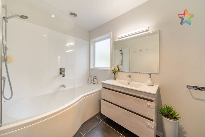 31 Pekanga Road, Normandale, Lower Hutt, Wellington, 5010, New Zealand