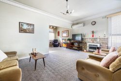 4 Percival St, Oak Park VIC 3046, Australia
