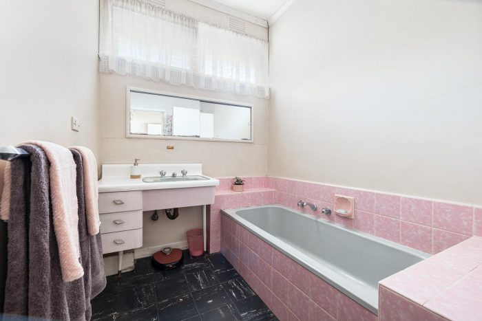 4 Percival St, Oak Park VIC 3046, Australia