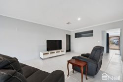 10 Perrone Ave, Byford WA 6122, Australia