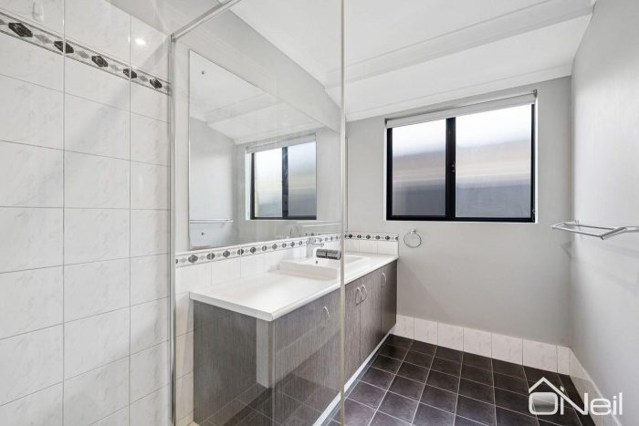 10 Perrone Ave, Byford WA 6122, Australia