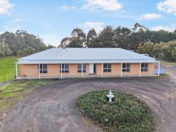 64 Pioneer St, Hamilton VIC 3300, Australia