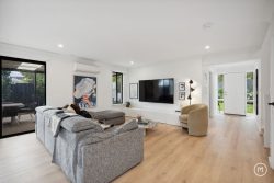 136 Kitchener Rd, Alfred Cove WA 6154, Australia