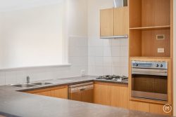 17A Woodley Cres, Melville WA 6156, Australia