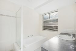 17A Woodley Cres, Melville WA 6156, Australia
