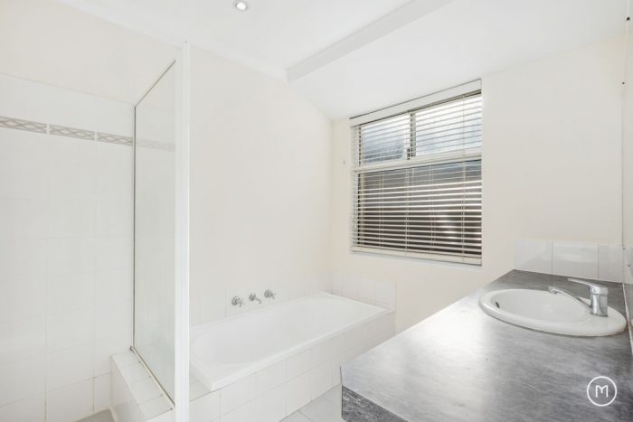 17A Woodley Cres, Melville WA 6156, Australia