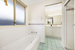 15 Waterlily Walk, Port Macquarie NSW 2444, Australia