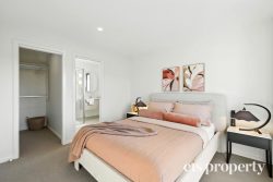 9 Shelduck Dr, Old Beach TAS 7017, Australia